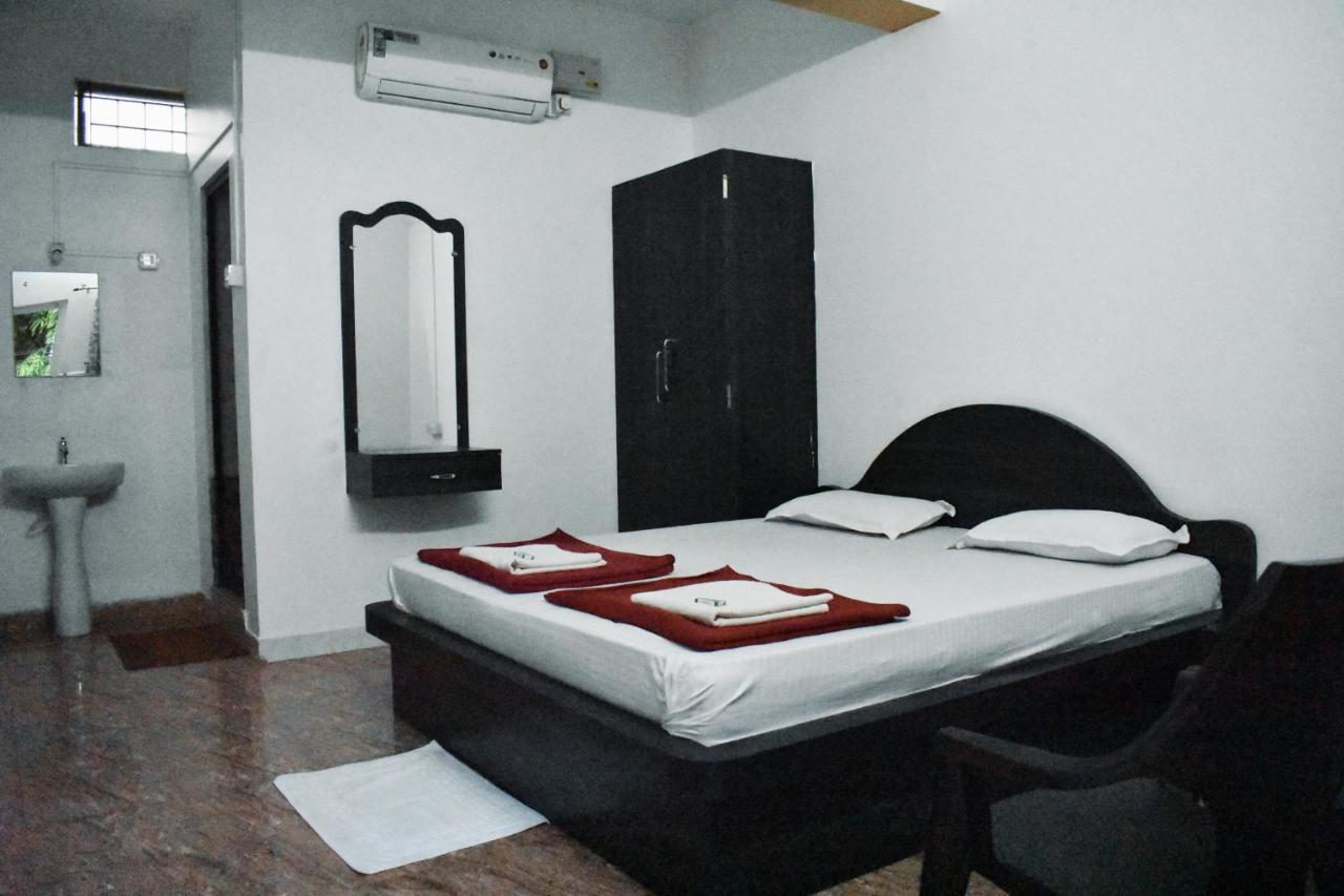 Hotel Gananjaya Gokarna  Exterior photo